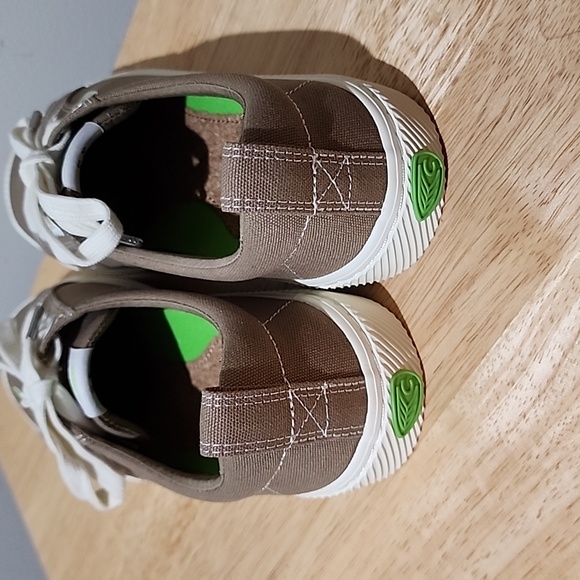 Sz 10 Cariuma Burnt Sand Canvas Thread Sneaker - Picture 5 of 11